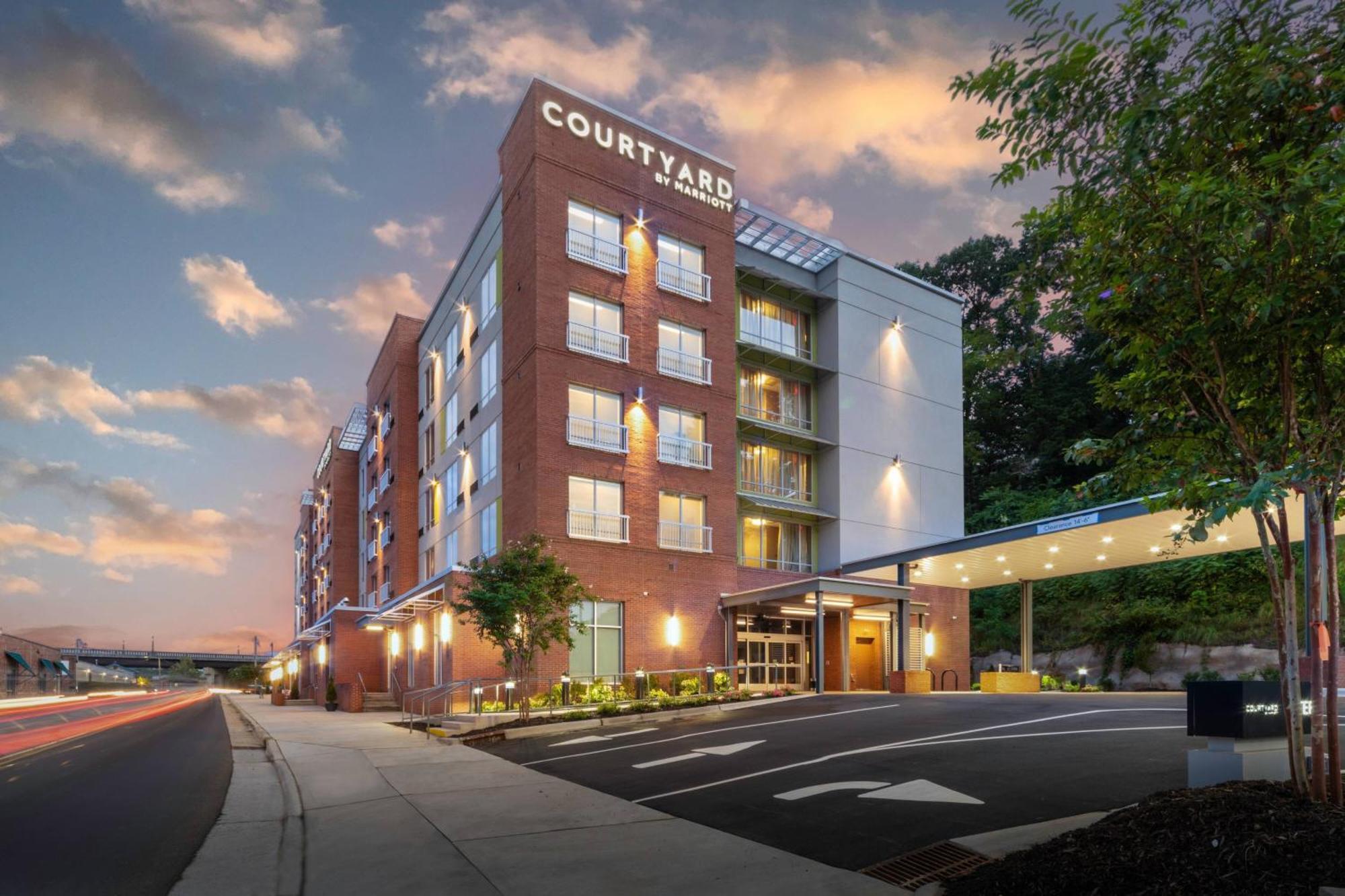 Courtyard Asheville Biltmore Village Exterior photo